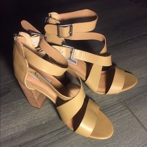 STEVE MADDEN CALIOPI BLOCK HEEL SANDAL